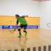 In uno si stanno sfidando un uomo e una donna: stanno per giocando a Squash 57, una variante pi facile ideata da qualche anno...